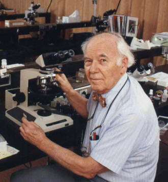 Microscopist Walter McCrone
